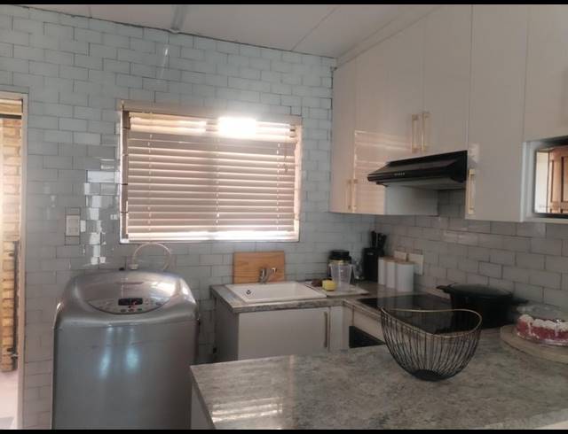 2 BEDROOM PROPERTY TO RENT IN GROBLERPARK EXT